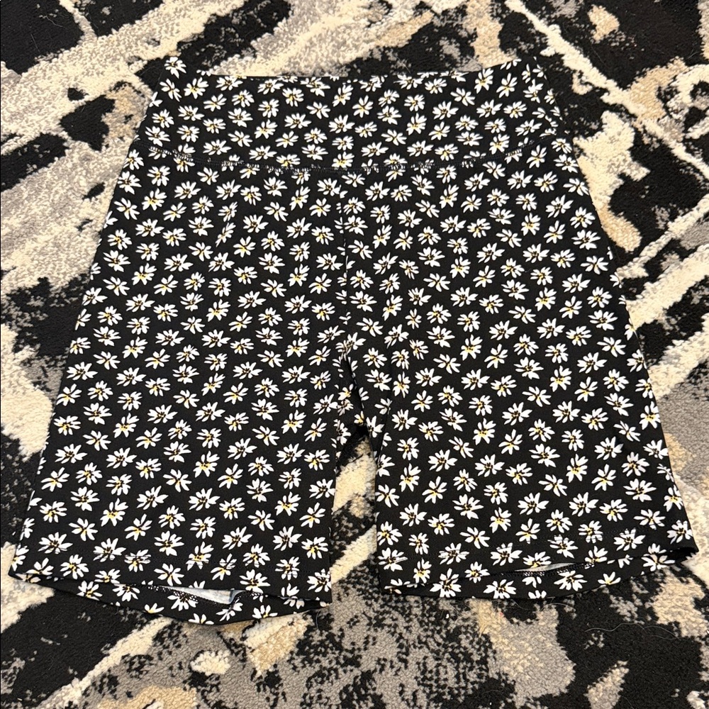 American Eagle Black and White Floral Shorts